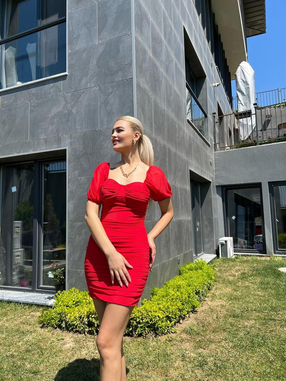 Kolları Tül Detaylı Mini Kırmızı Elbise