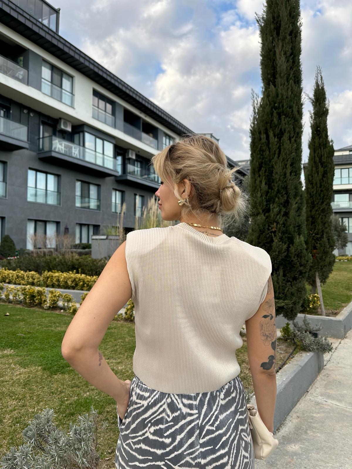 Kolsuz Parlak Bej Bluz 17507