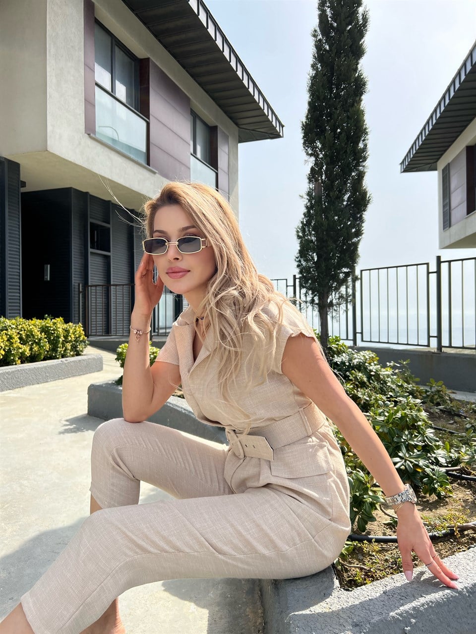 Krem Kemerli Kroseçli Keten Tulum
