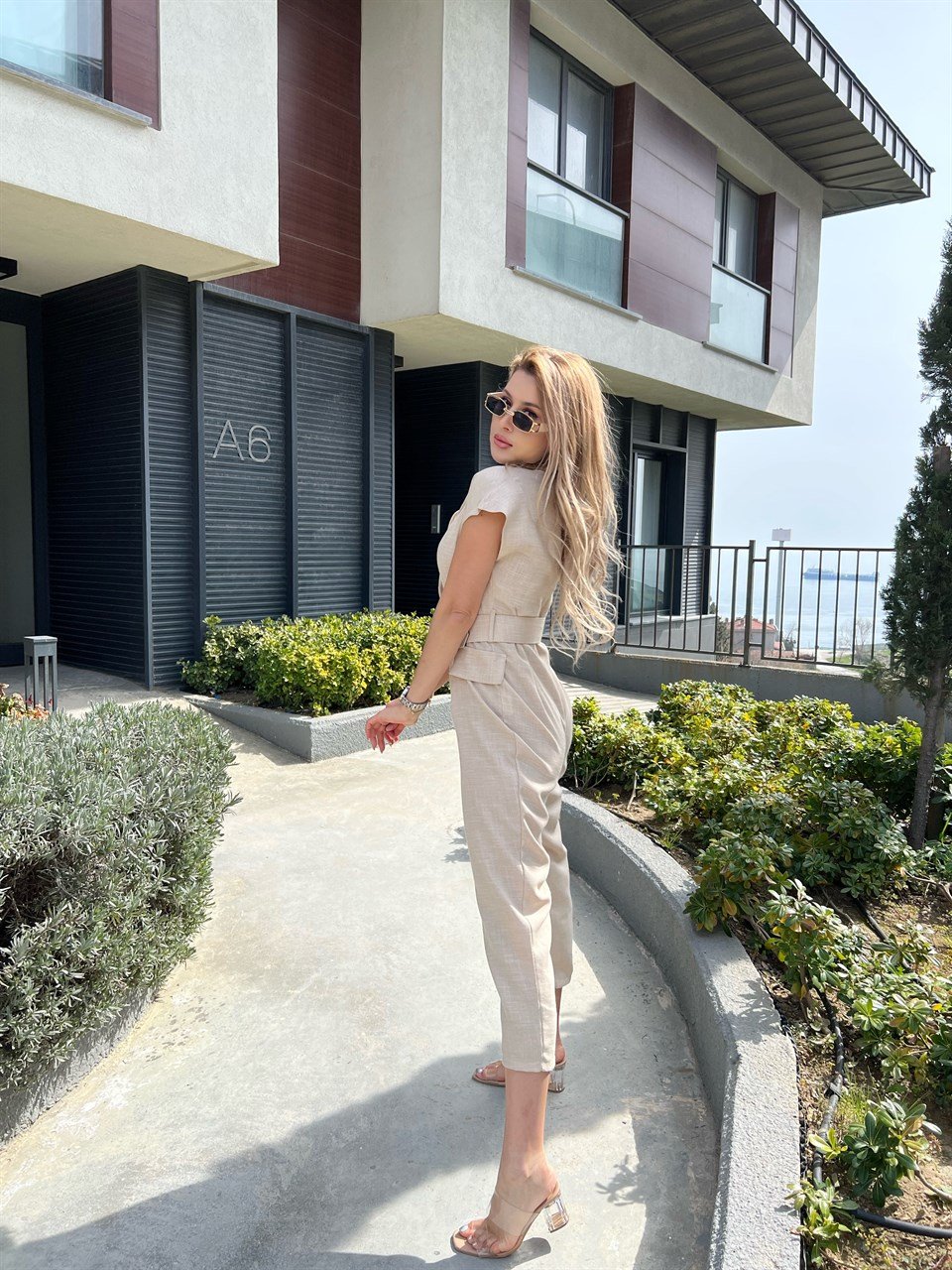 Krem Kemerli Kroseçli Keten Tulum