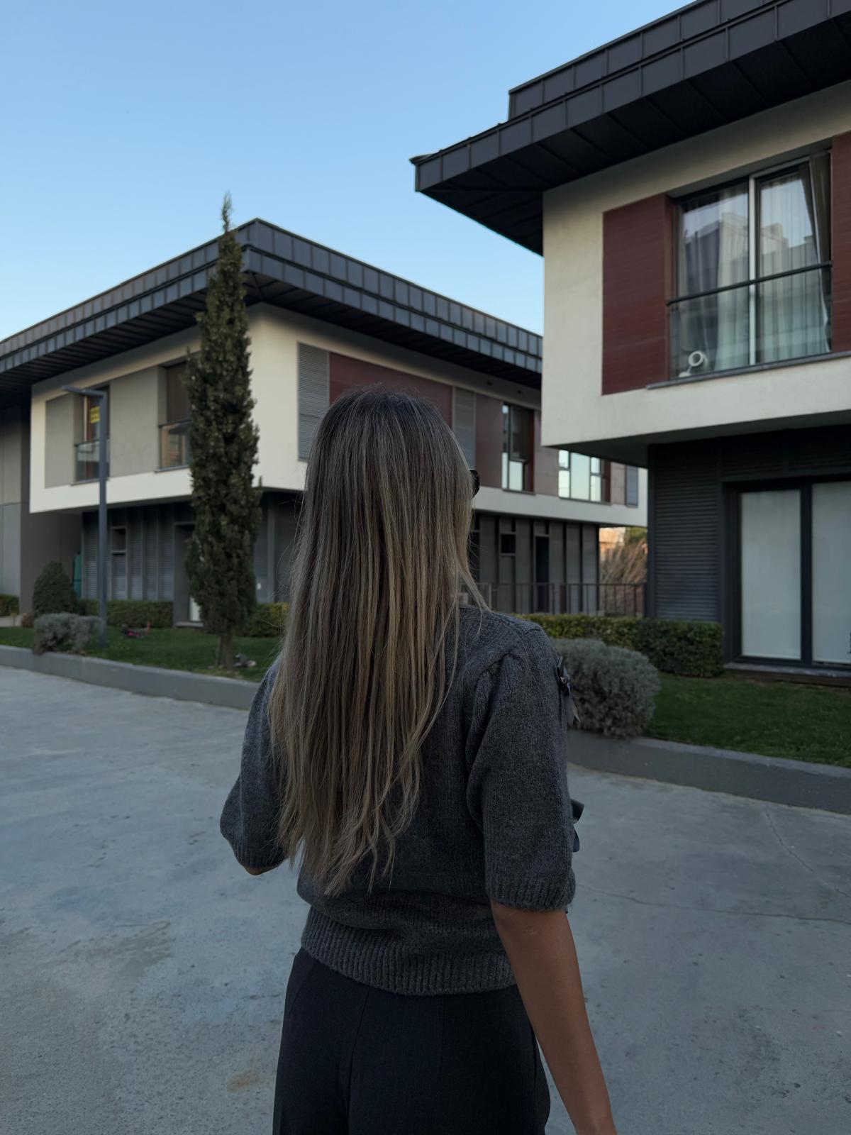 Kurdele Detay Gri Kısa Kol Triko blz2137dp