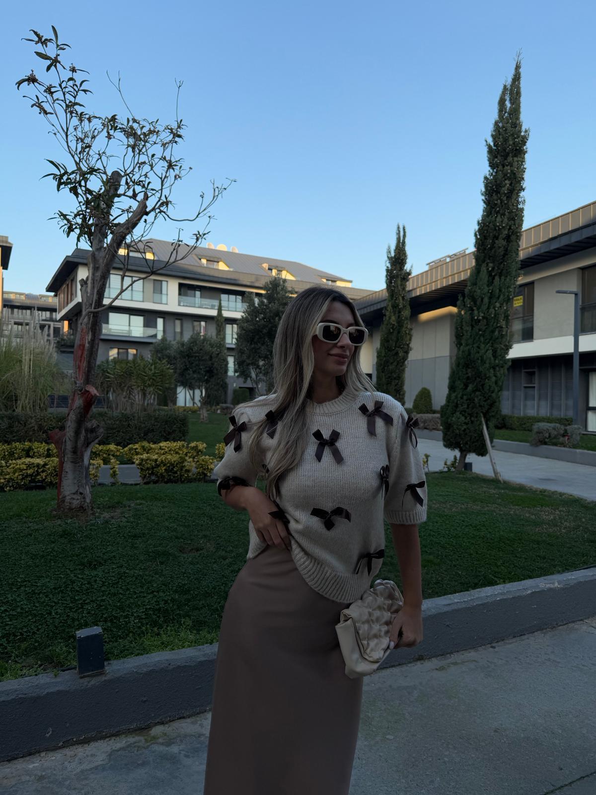 Kurdele Detay Krem Kısa Kol Triko blz2137dp