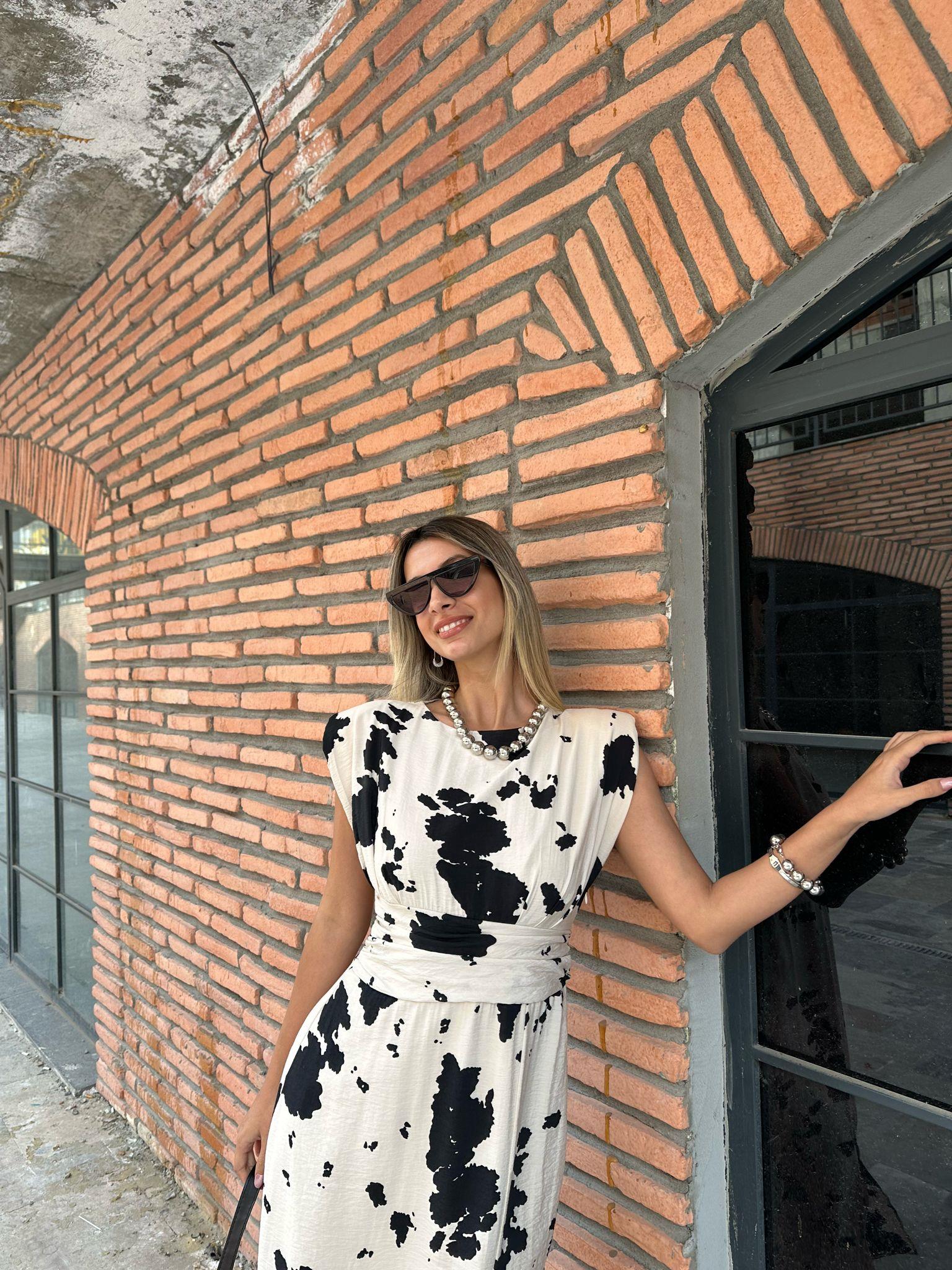 Kuşak Bel Detay Batik Vatkalı Elbise 07062127