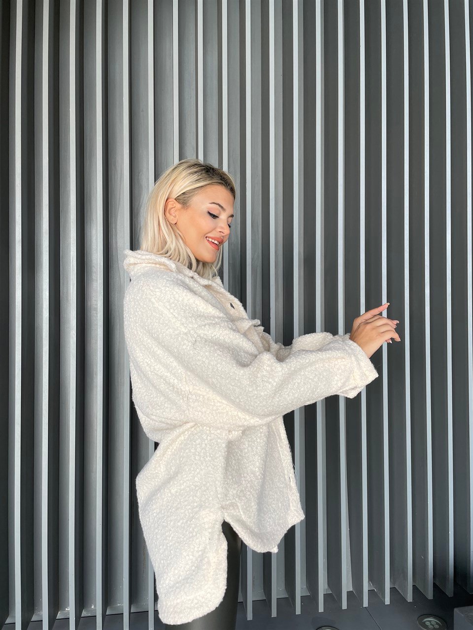Kuzu Oversize Düğmeli Ceket