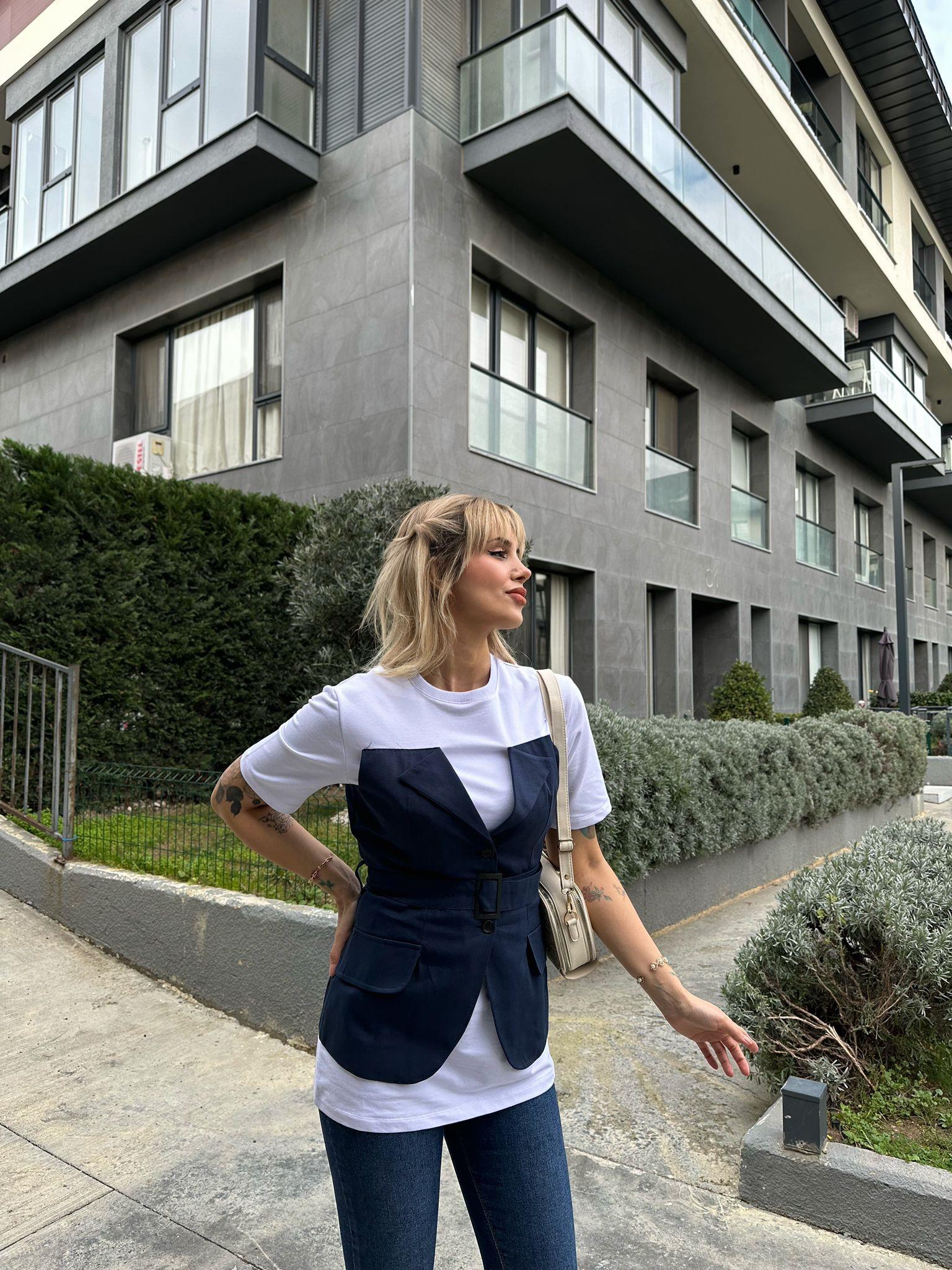 Lacivert-Beyaz Kemer Detaylı Gabardin Tasarım Bluz 1707489