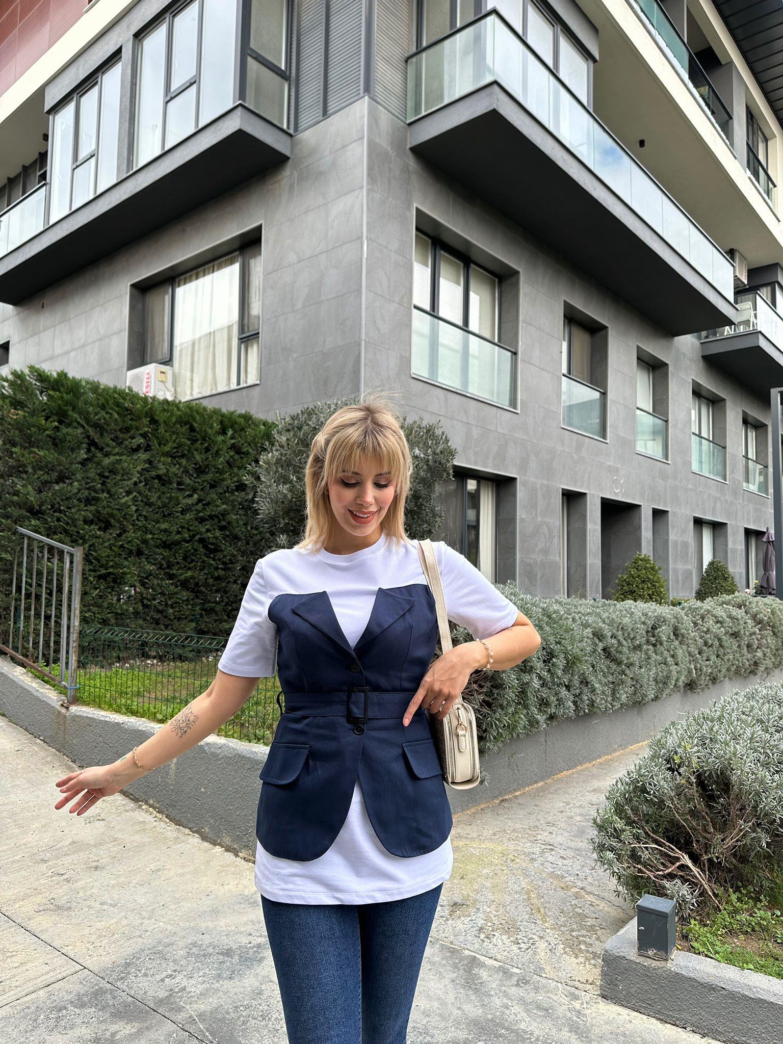 Lacivert-Beyaz Kemer Detaylı Gabardin Tasarım Bluz 1707489