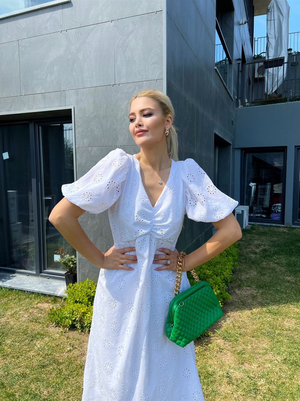 Laressa Beyaz Fisto Elbise