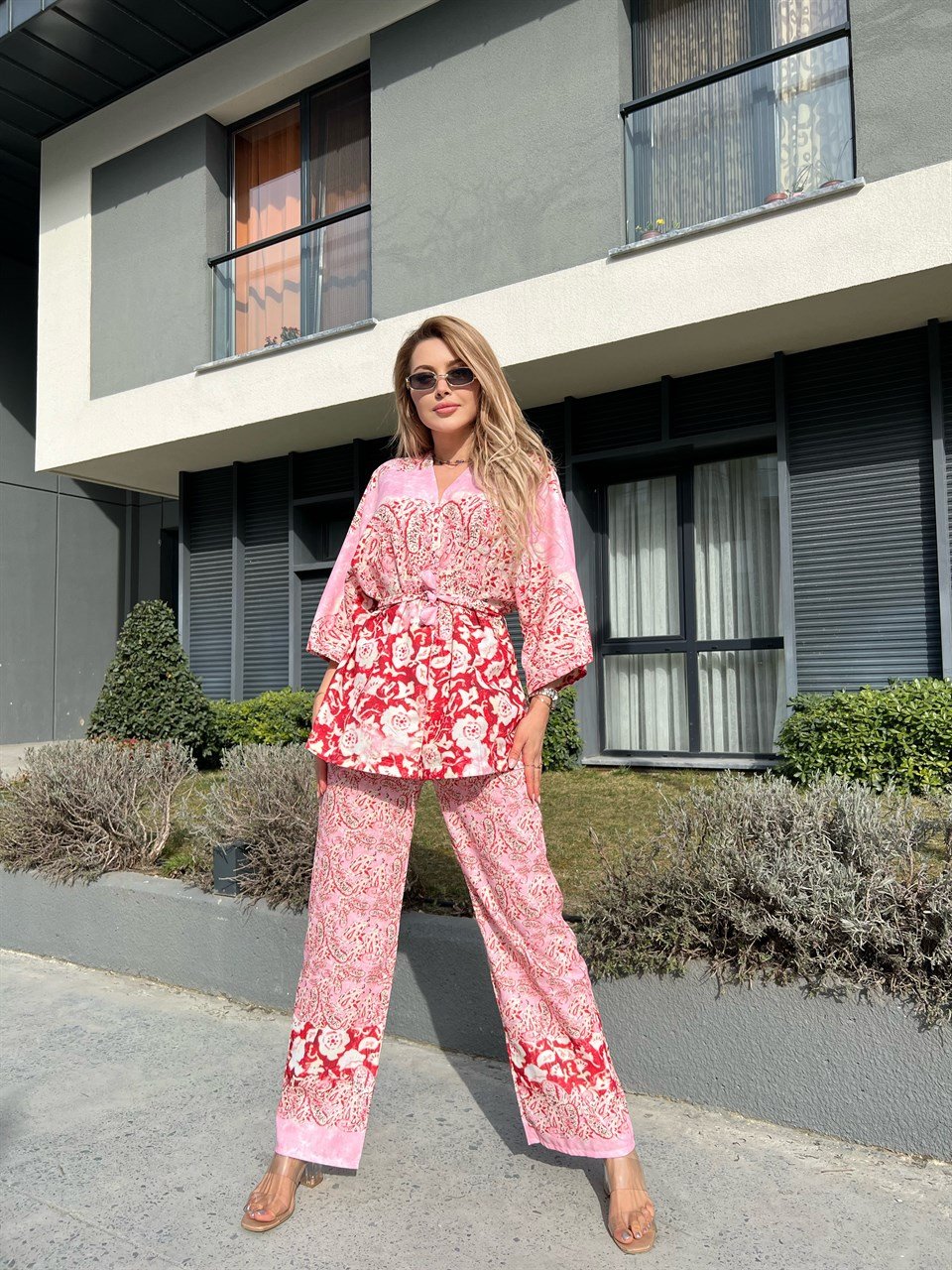 Leela Pembe Çiçekli Kimonolu Takım