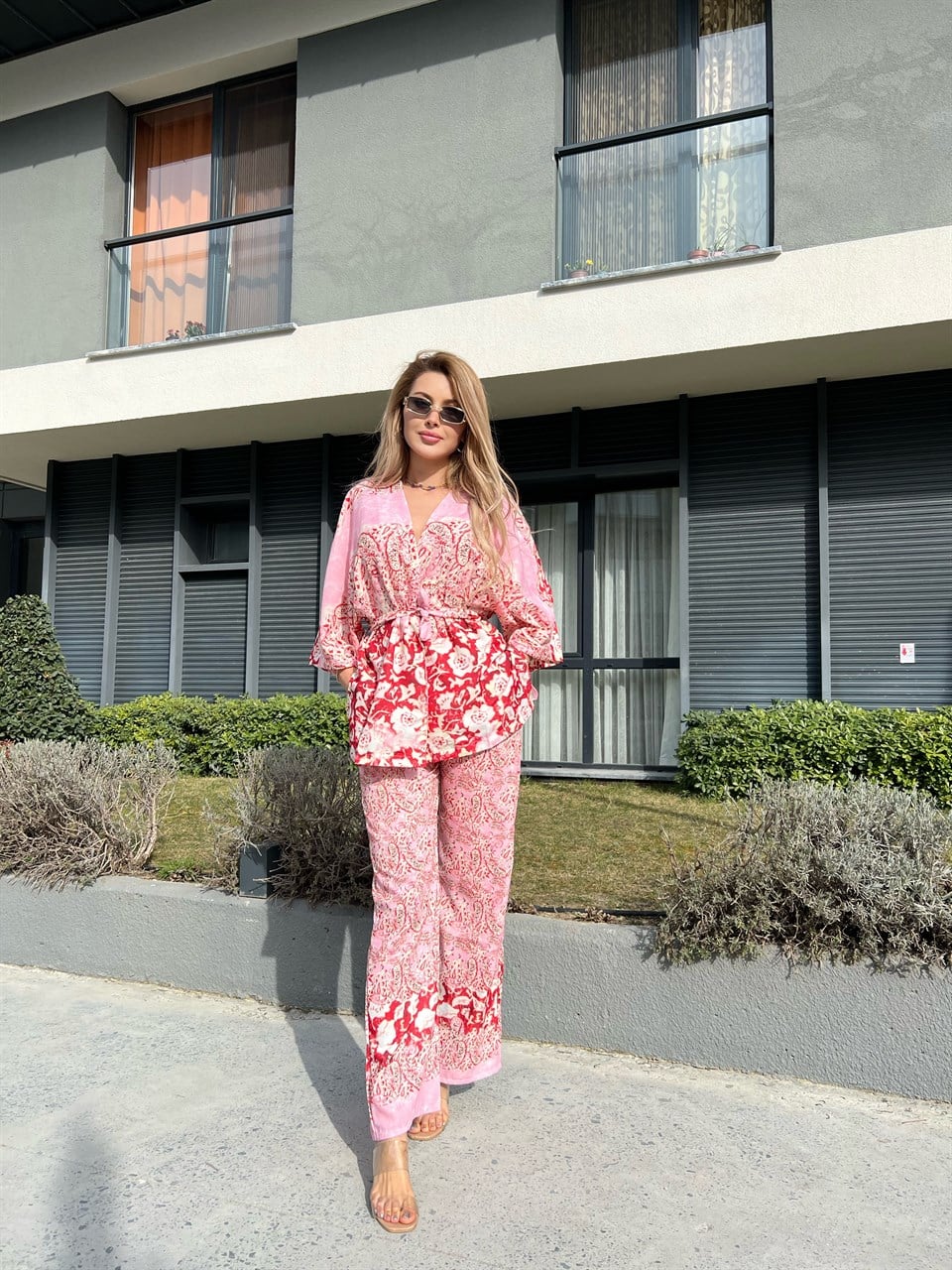 Leela Pembe Çiçekli Kimonolu Takım