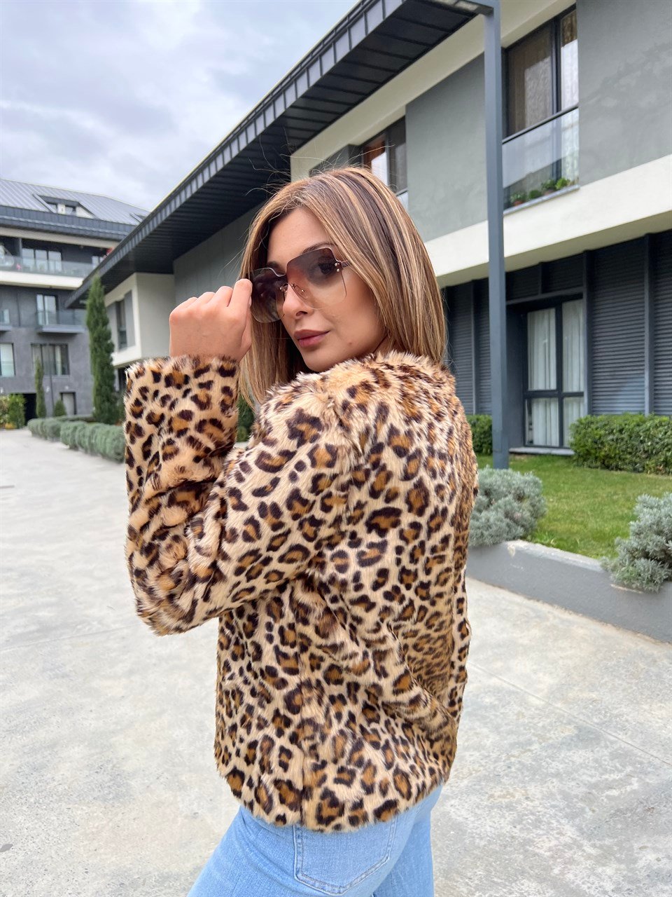 Leopar Desen Kısa Peluş Ceket