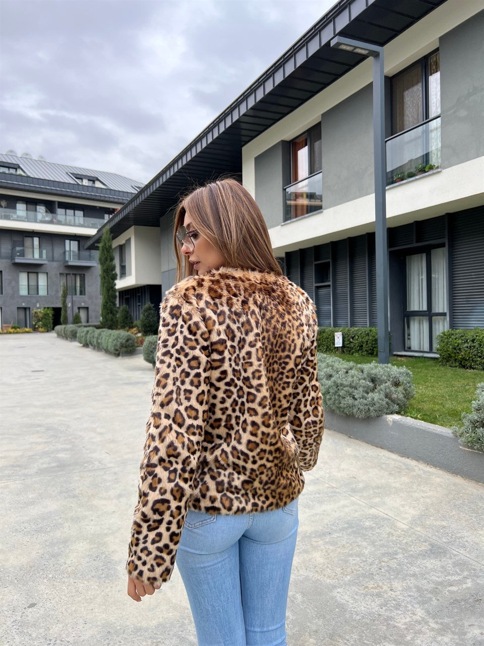 Leopar Desen Kısa Peluş Ceket