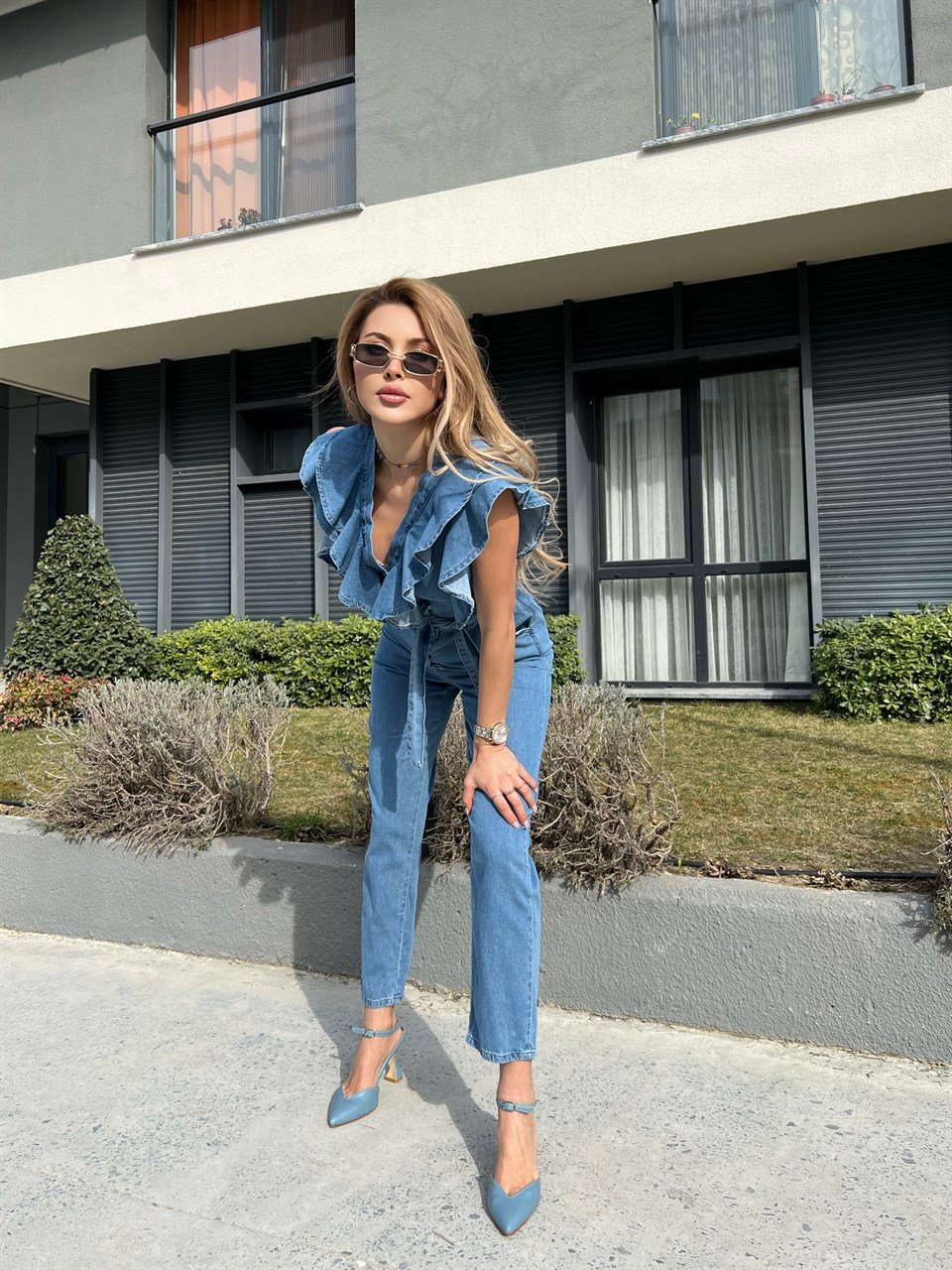 Lessia Göğüs Volanlı Kuşaklı Jean Tulum