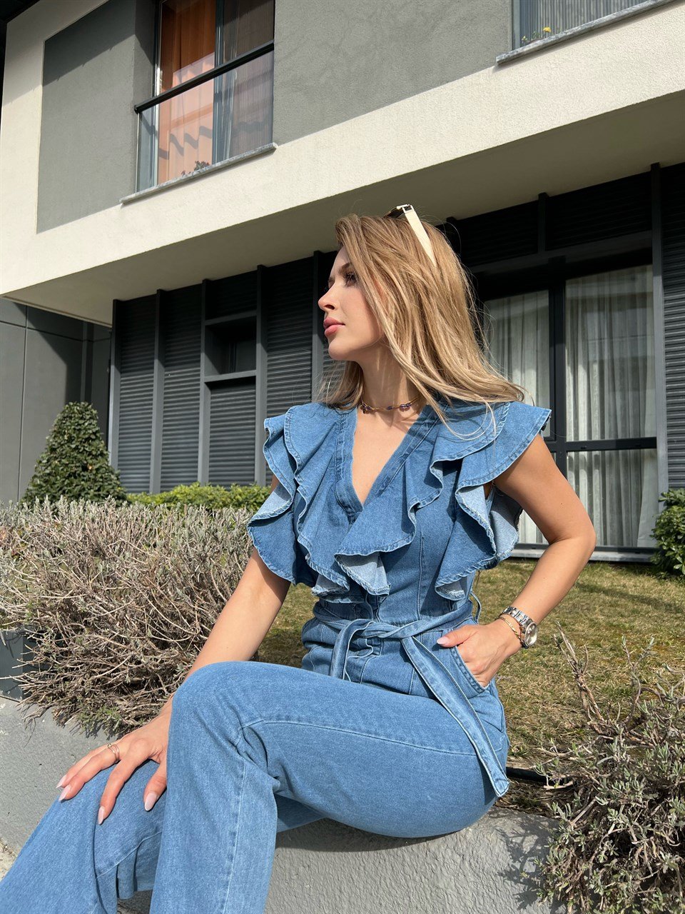 Lessia Göğüs Volanlı Kuşaklı Jean Tulum