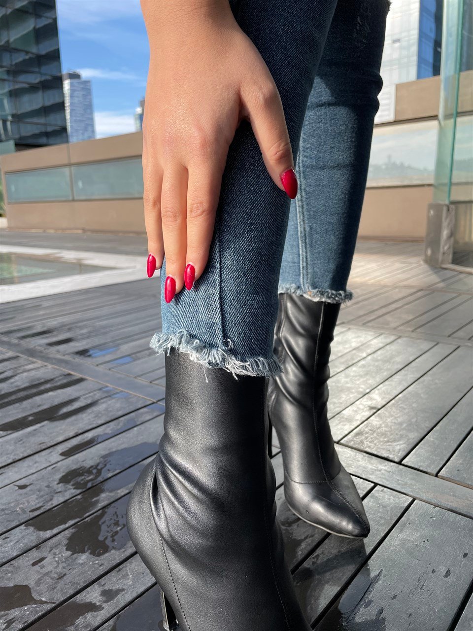 Likralı Kesik Model Jean