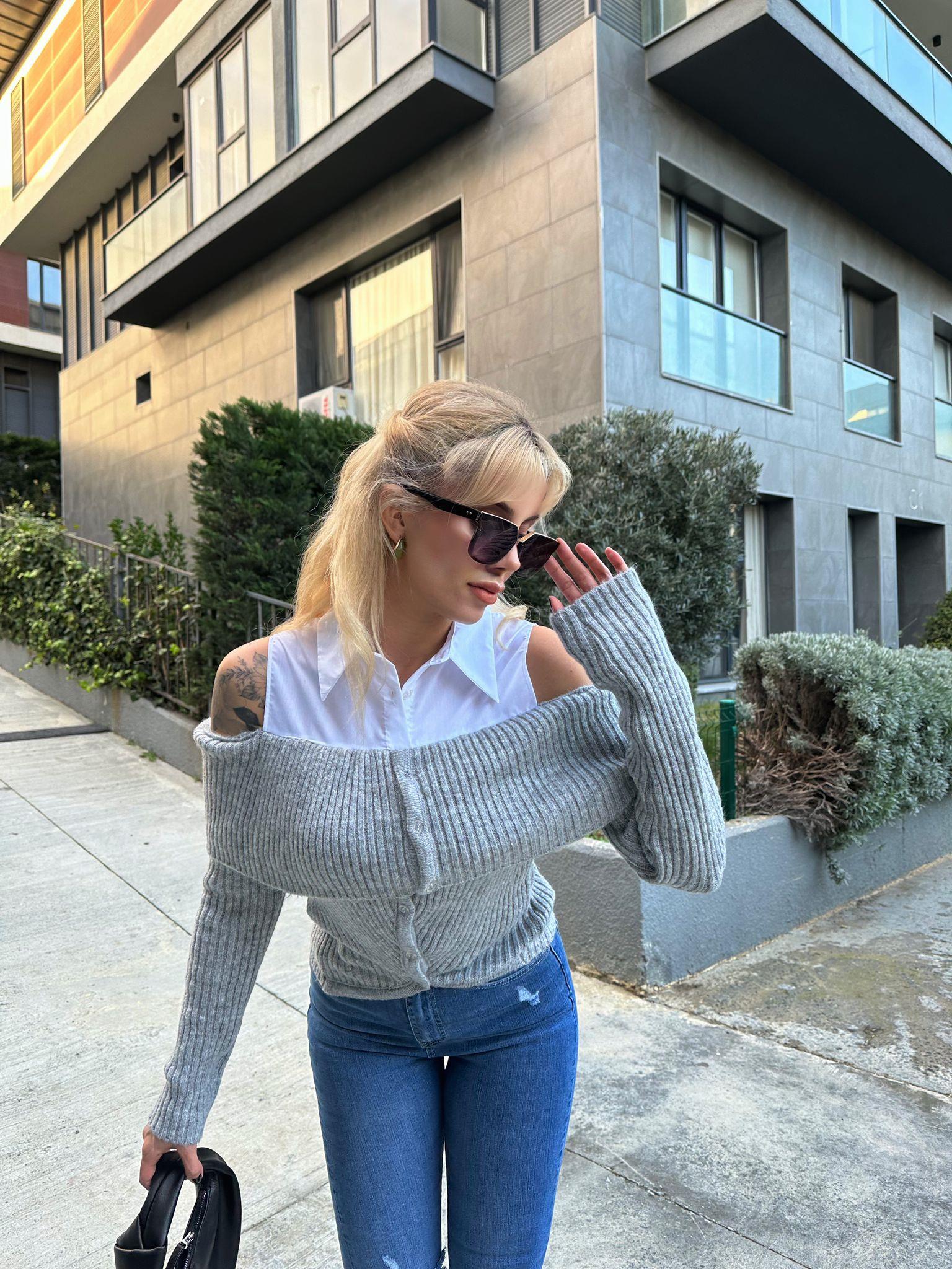 Marka Model Beyaz Gömlekli Gri Triko Hırka  1707490