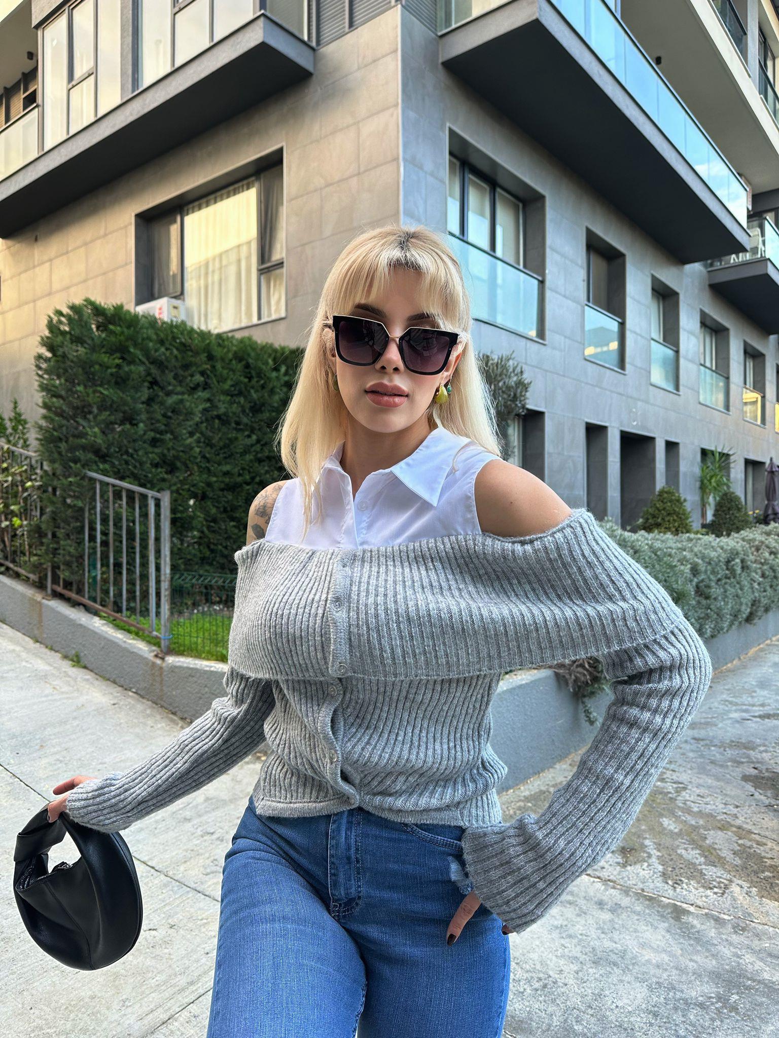 Marka Model Beyaz Gömlekli Gri Triko Hırka  1707490