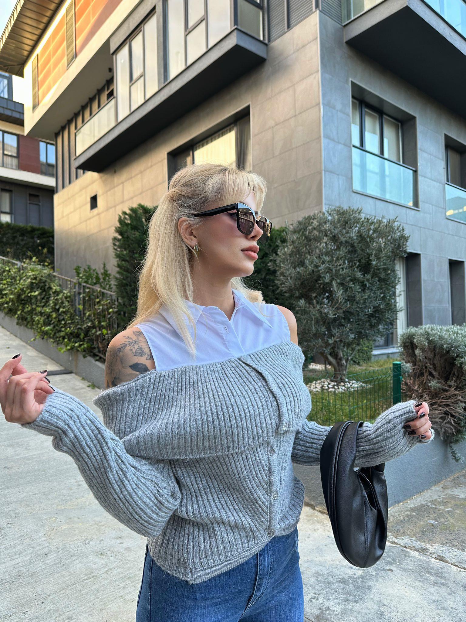 Marka Model Beyaz Gömlekli Gri Triko Hırka  1707490