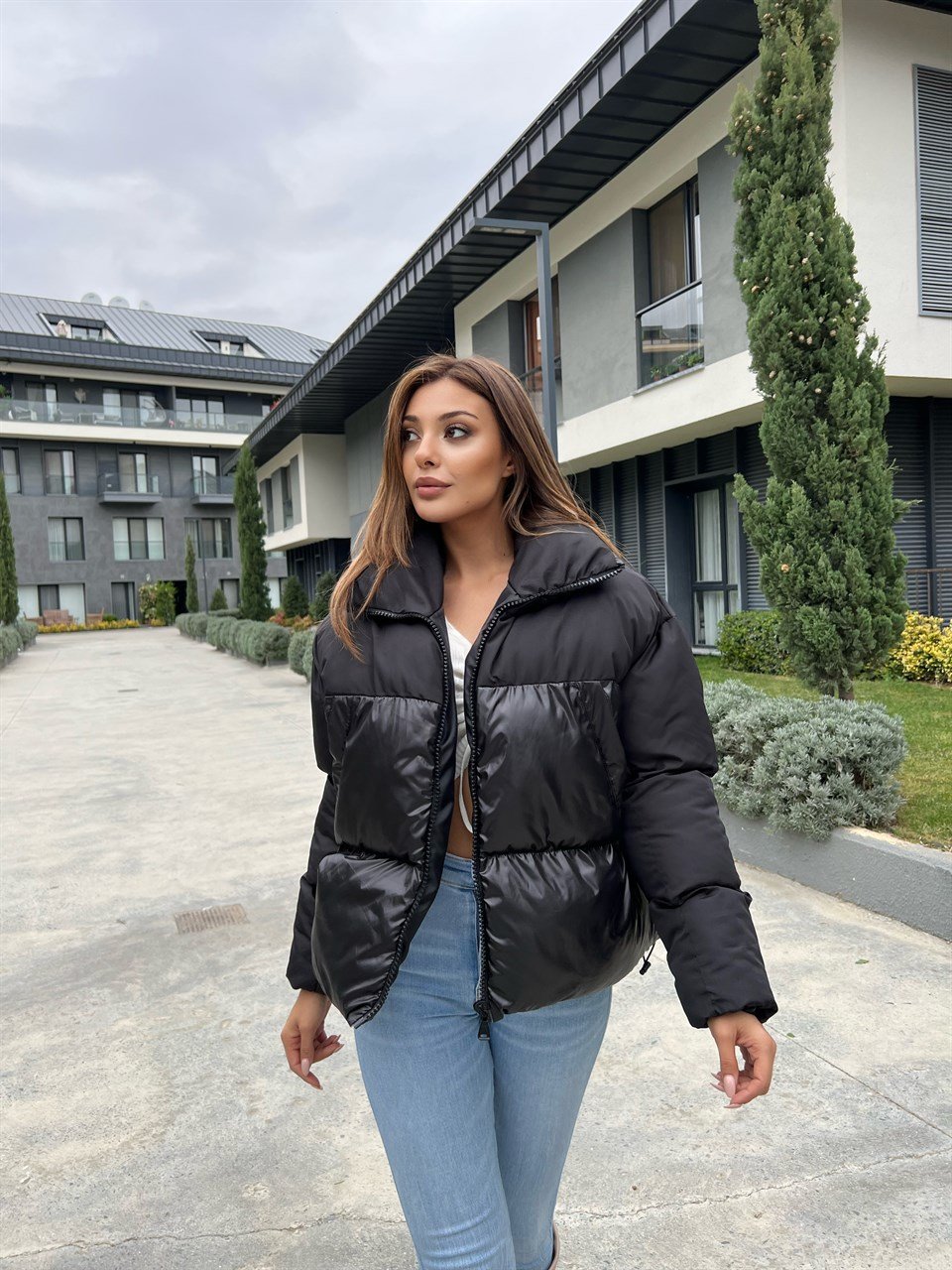 Marka Model Siyah Şişme Mont