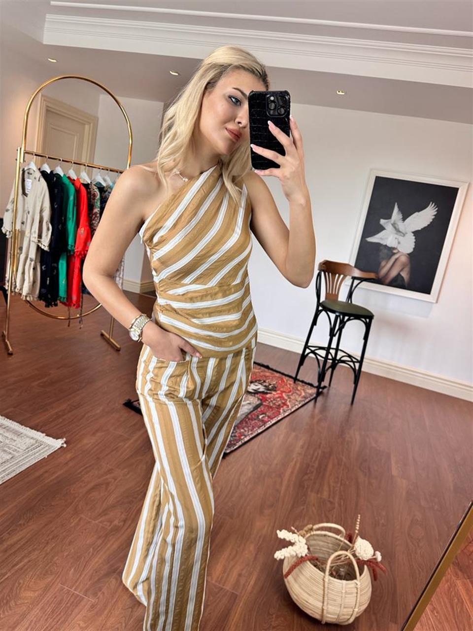 Marka Model Tek Omuz Çizgili Takım 0206258