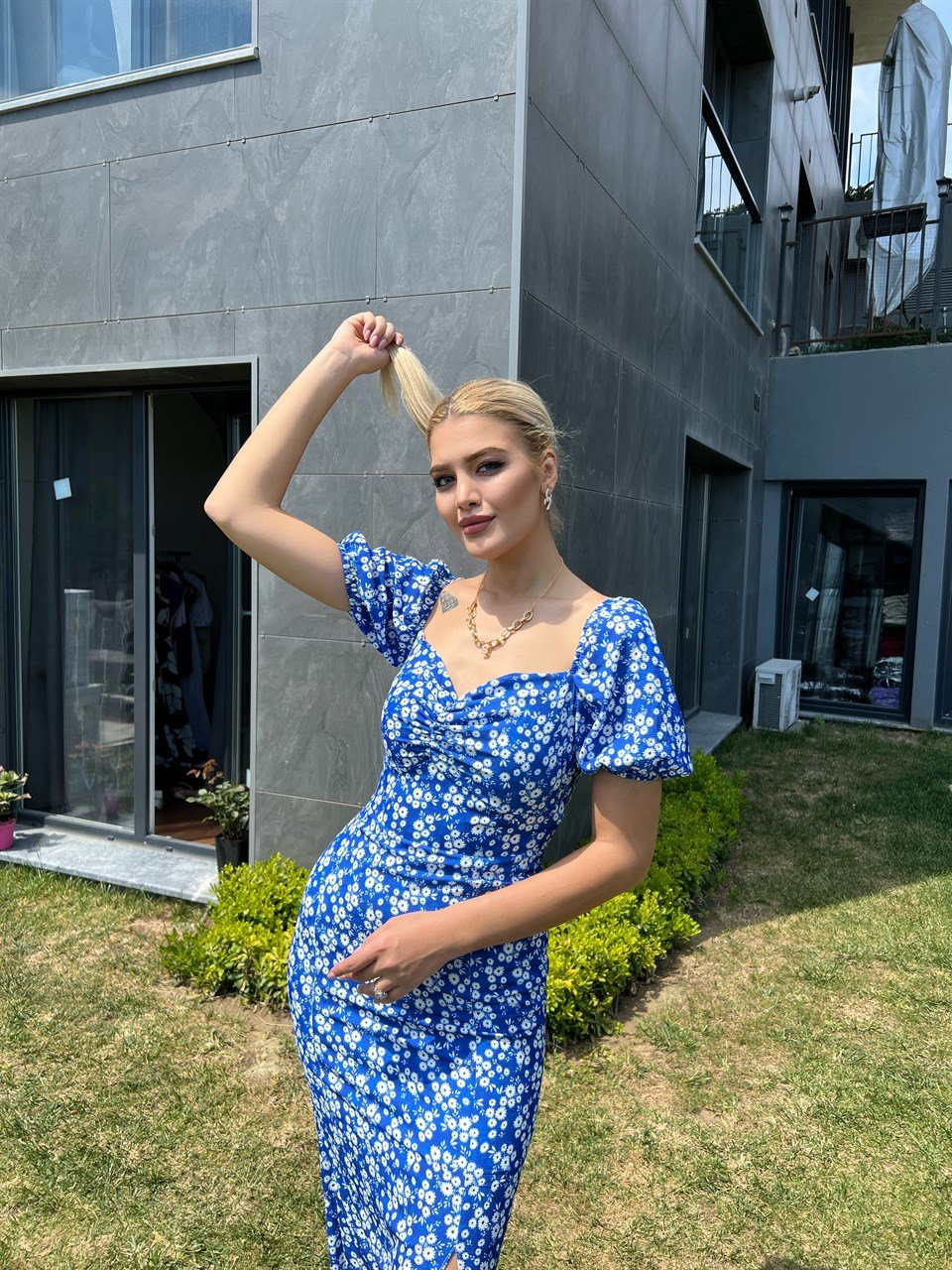 Mavi Çiçekli Viskon Elbise