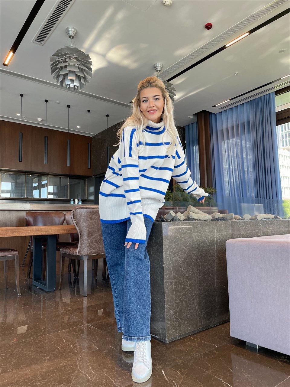 Mavi Çizgili Oversize Boğazlı Triko