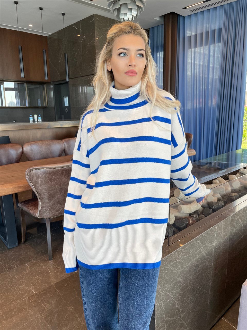 Mavi Çizgili Oversize Boğazlı Triko
