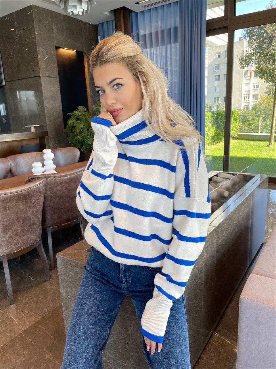 Mavi Çizgili Oversize Boğazlı Triko