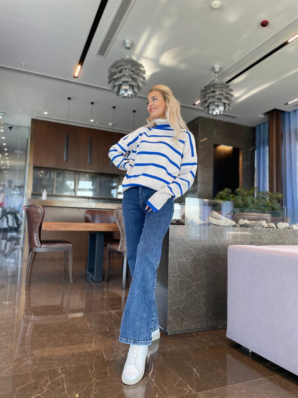 Mavi Çizgili Oversize Boğazlı Triko