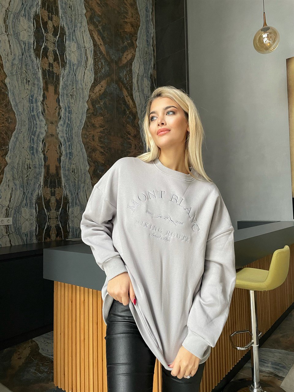 Mont Blanc Yazılı İçi Şardonlu Gri Sweat