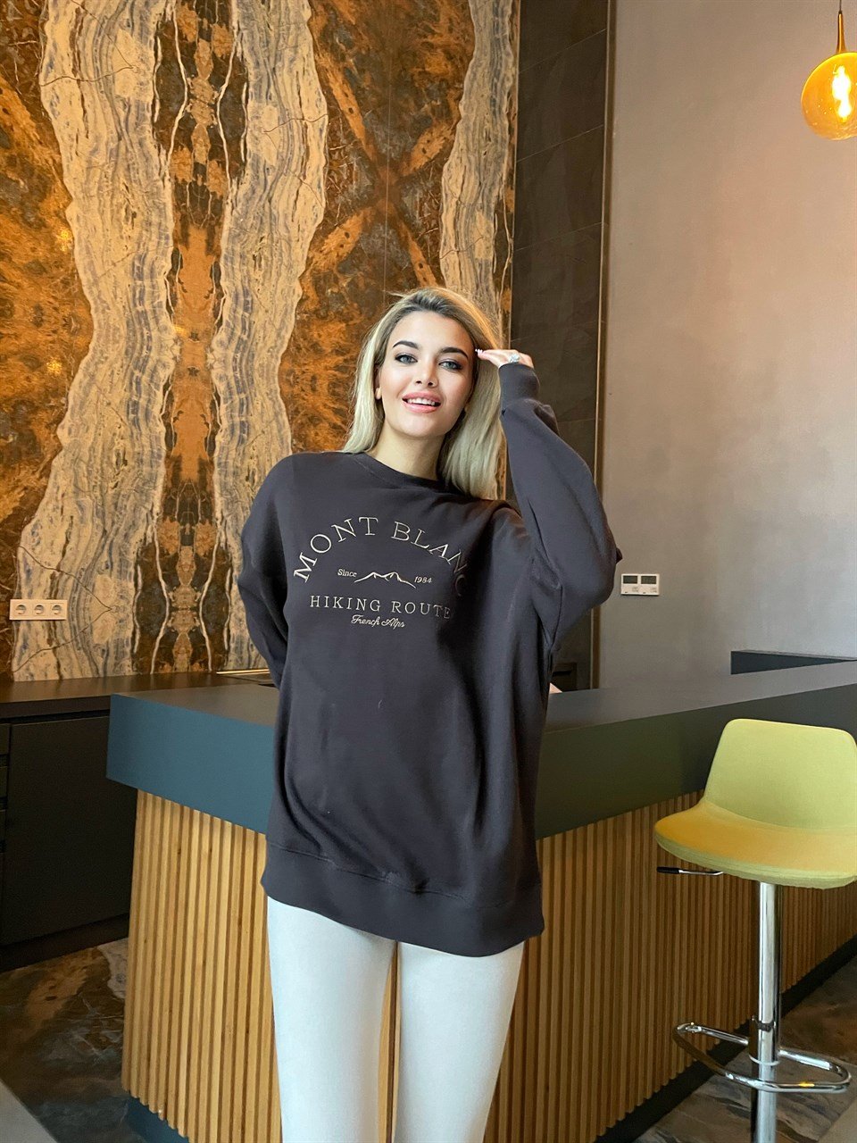 Mont Blanc Yazılı İçi Şardonlu Kahverengi Sweat