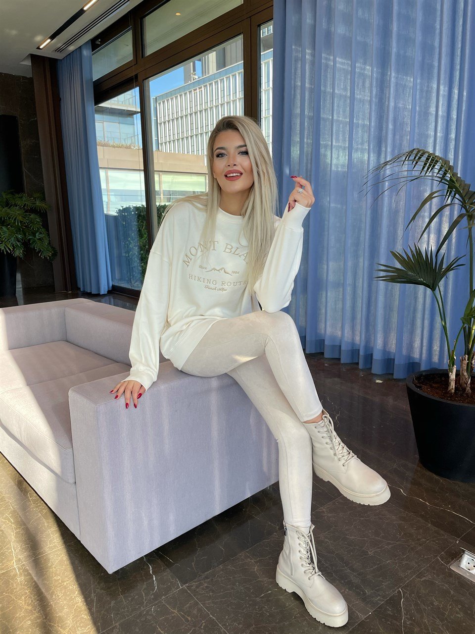 Mont Blanc Yazılı İçi Şardonlu Sweat