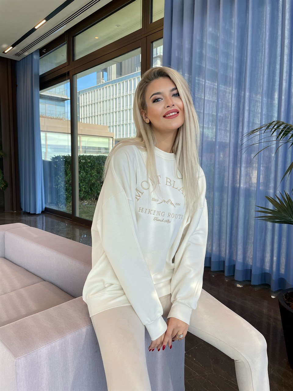 Mont Blanc Yazılı İçi Şardonlu Sweat