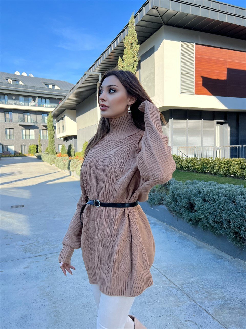 Omuz Dekolteli Kemerli Camel Kazak