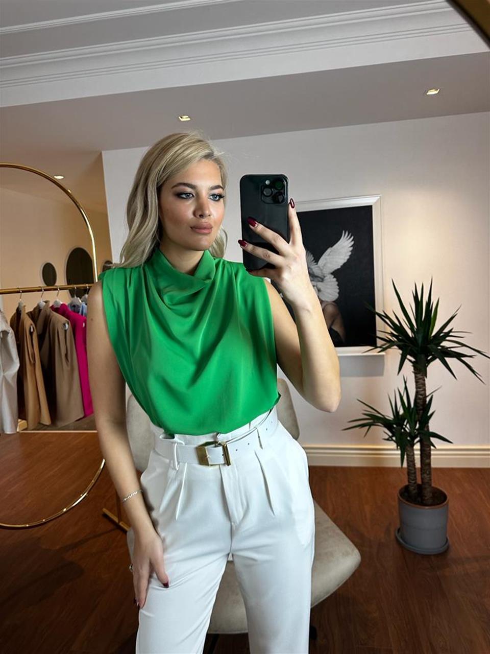 Omuz Vatkalı Yeşil Bluz 230253