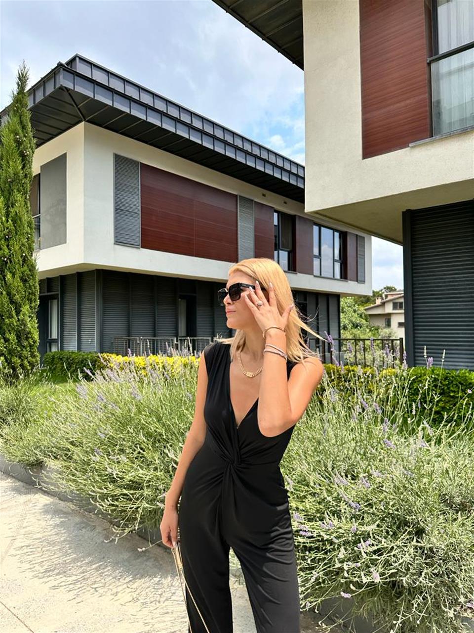 Önü Düğümlü Sırt Fermuarlı Siyah Tulum 1506281
