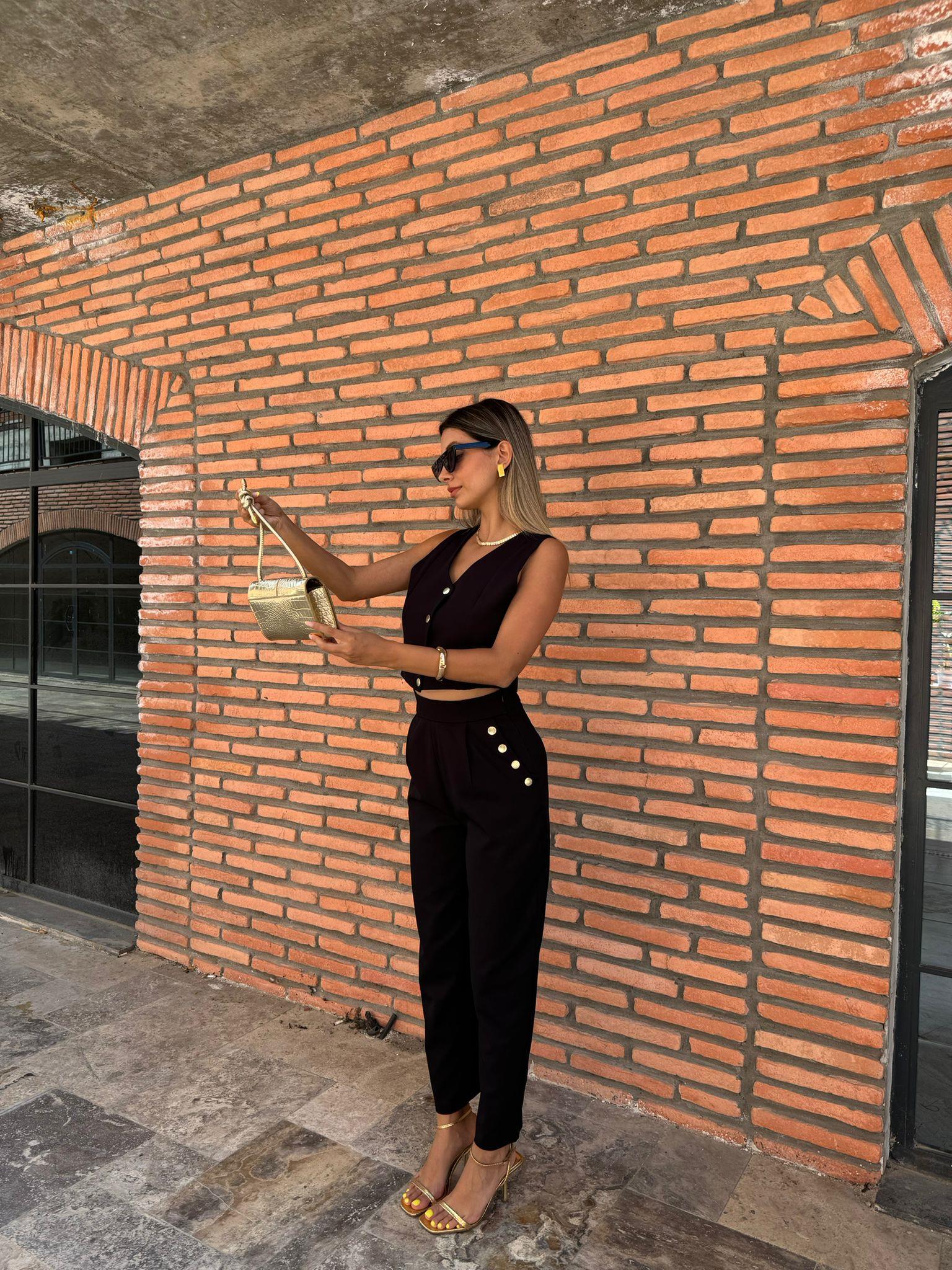 Orjinal Marka Etiketli Gold Düğmeli Siyah Yelekli Takım  070621153