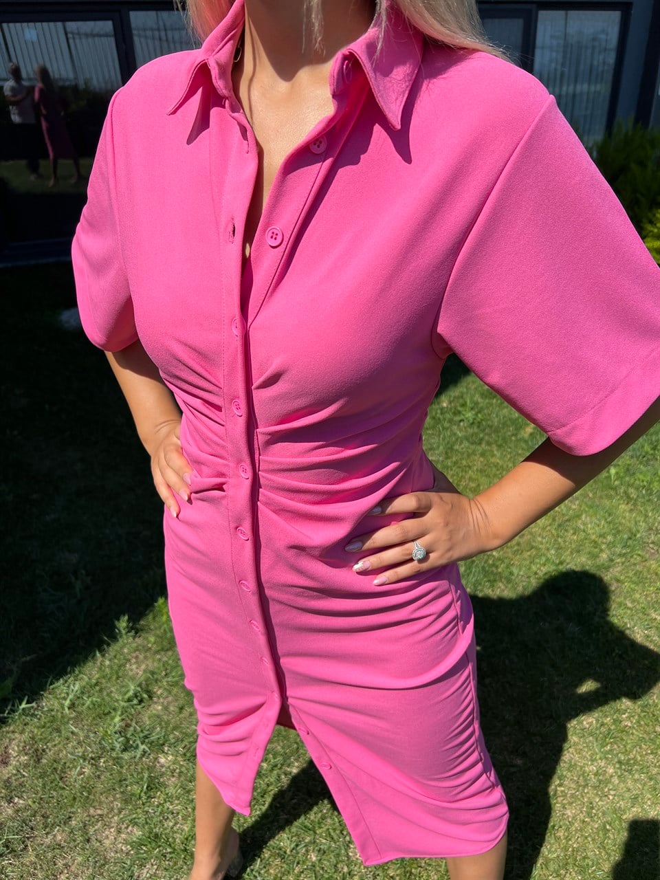Pembe Bel Büzgülü Düğmeli Elbise
