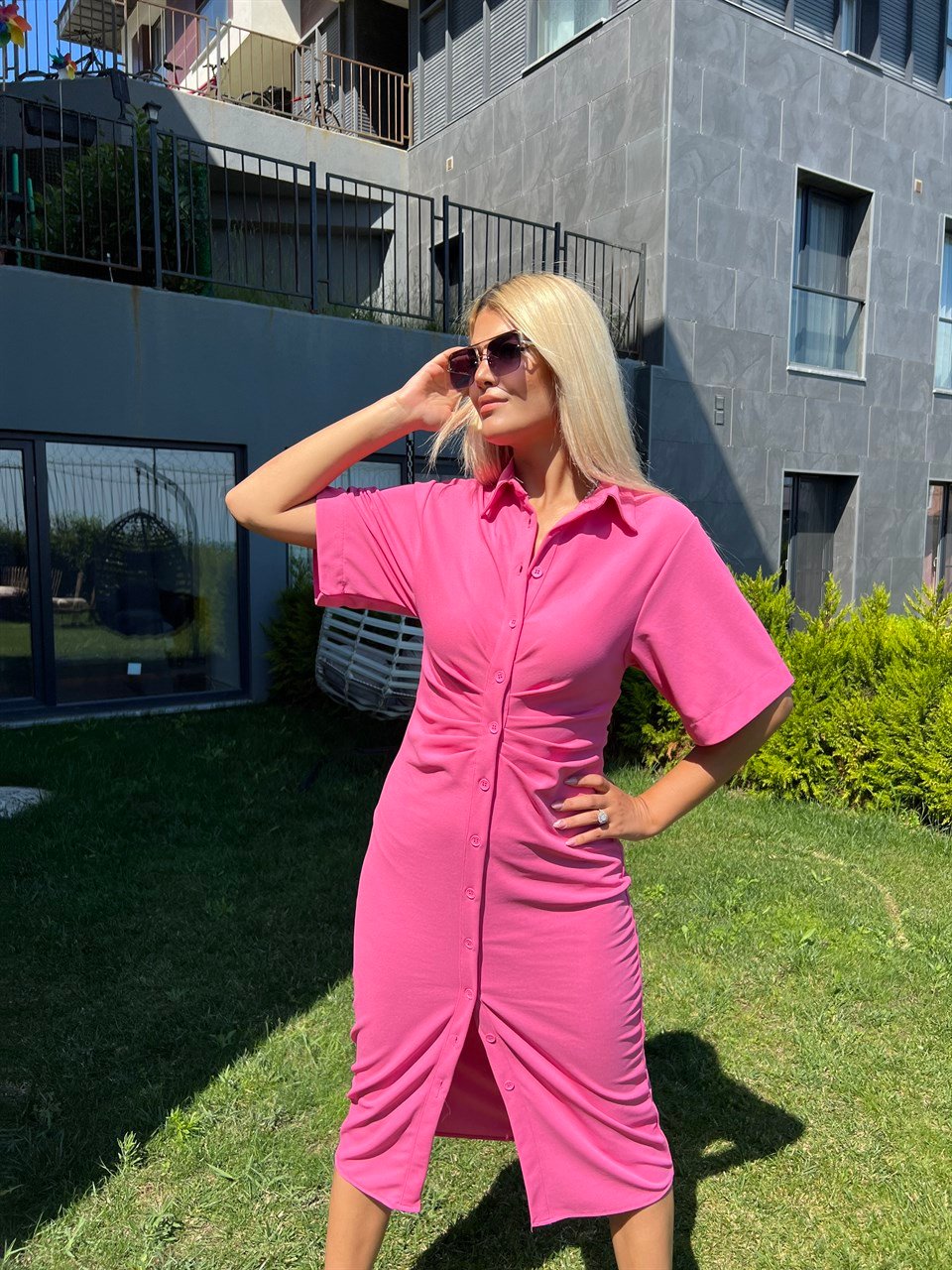 Pembe Bel Büzgülü Düğmeli Elbise