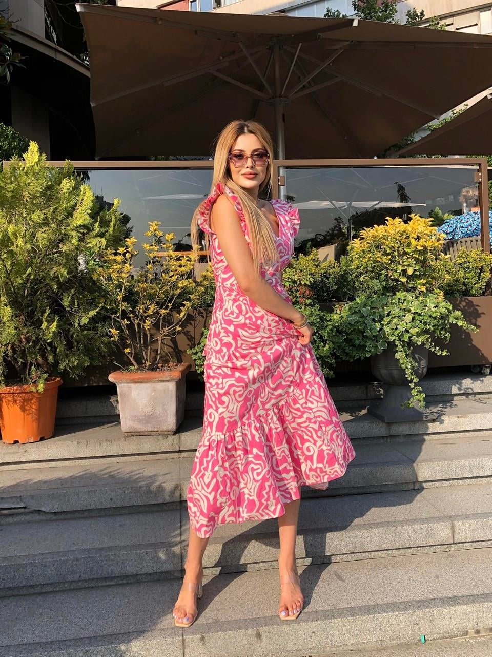 Pembe Ebruli Desen Omuz Volanlı Elbise