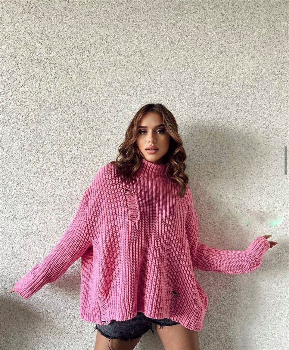 Pembe Yırtık Detay Dik Yaka Triko 