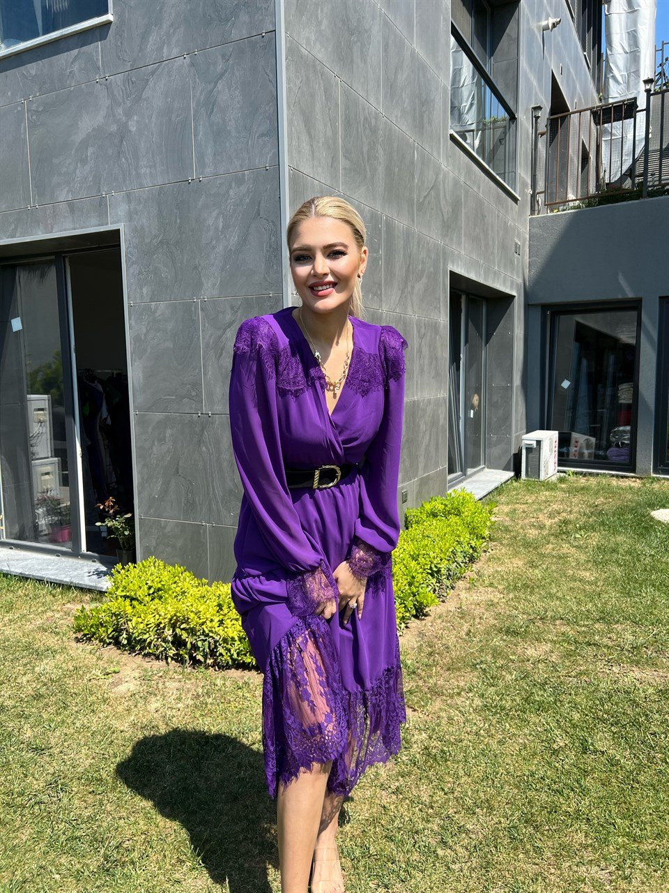 Rustik Kemerli Mor Dantel Detay Elbise