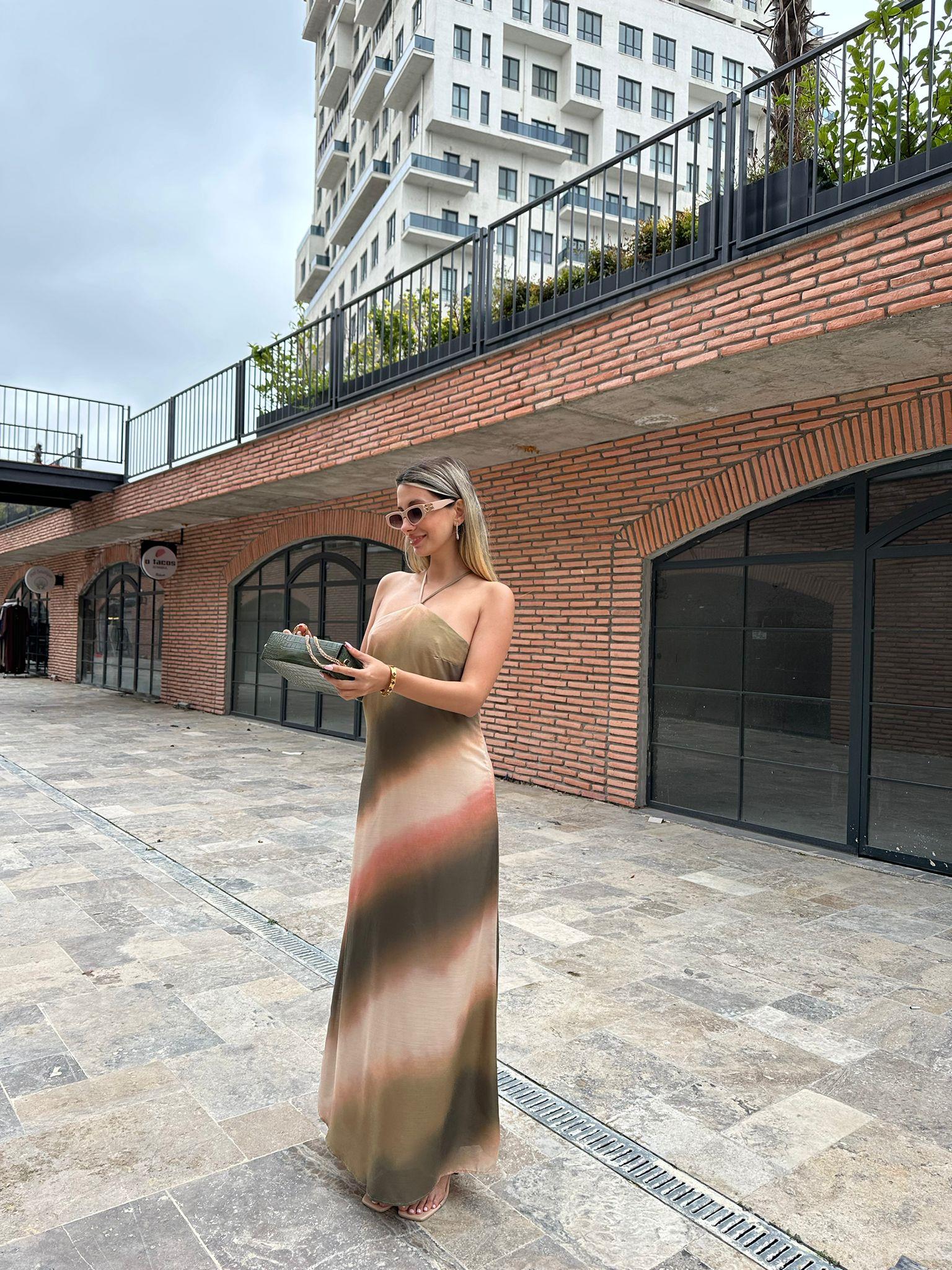 Sırtı Boncuk Dekolteli Marka Model İpeksi Elbise 07062133