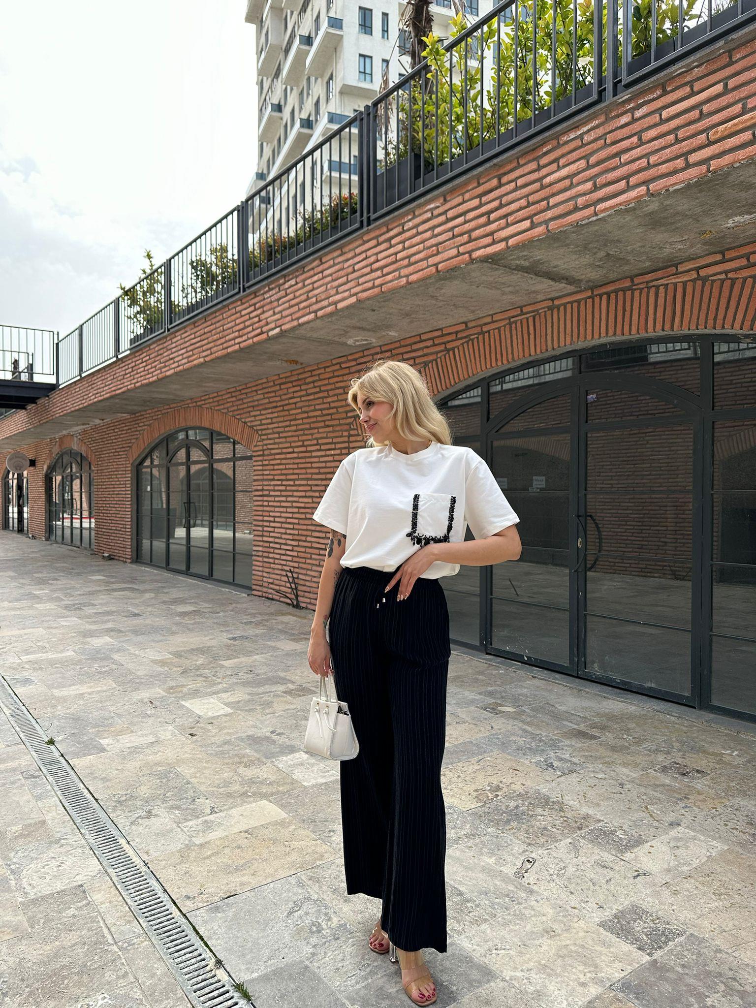 Siyah Boncuklu Beyaz Basic Tshrt 0706269