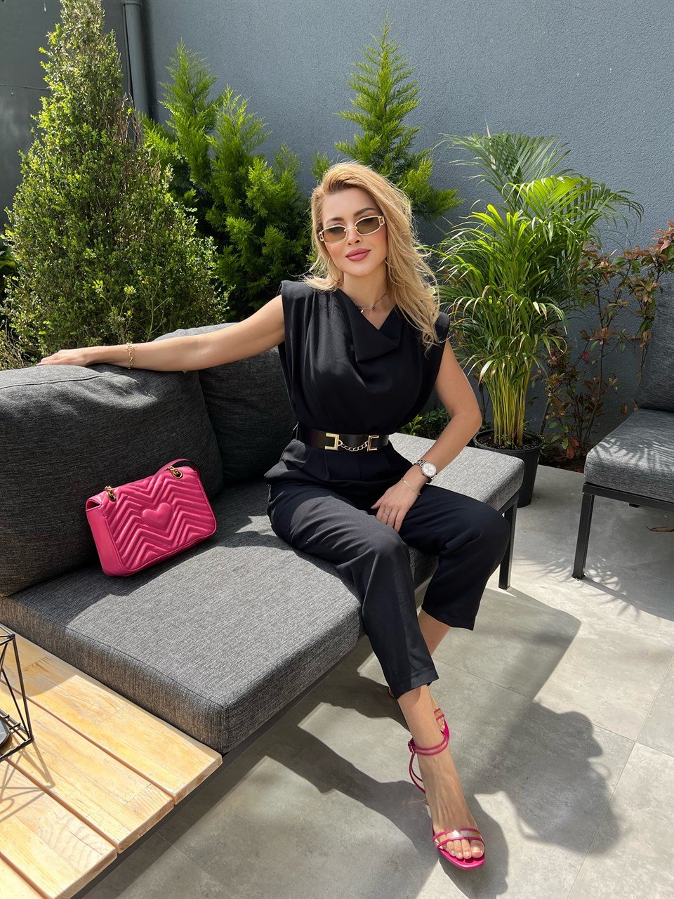 Siyah Degaje Yaka Kemerli Tasarım Tulum