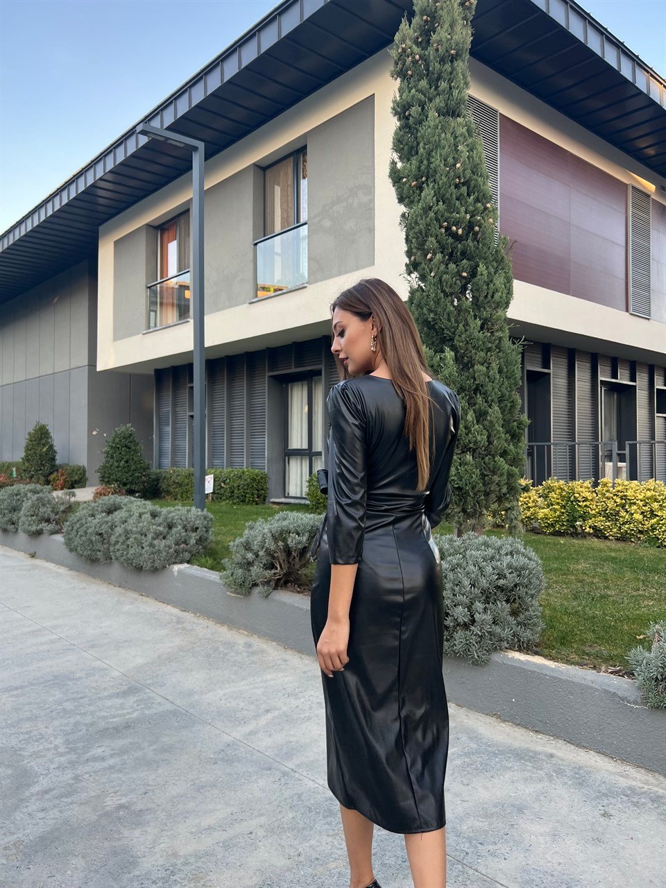 Siyah Deri Kalem Elbise