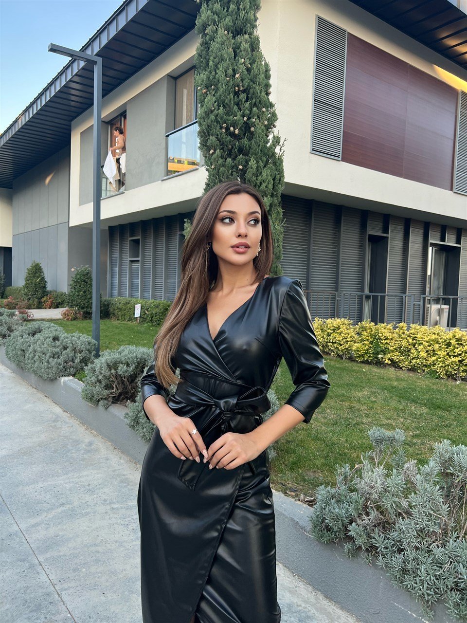 Siyah Deri Kalem Elbise