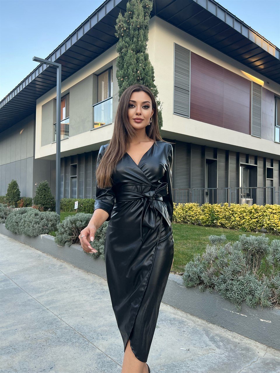 Siyah Deri Kalem Elbise