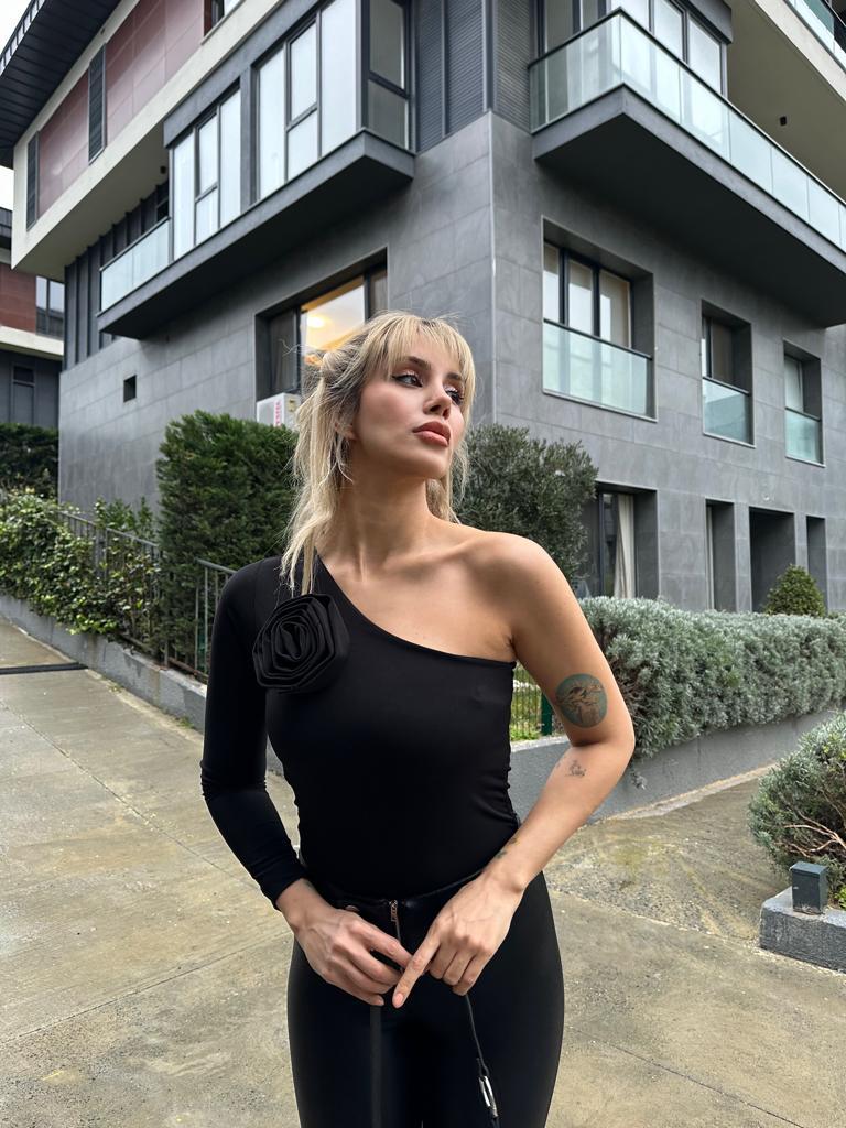 Siyah Gül Detay Tasarım Bodysuit Bluz 17074510
