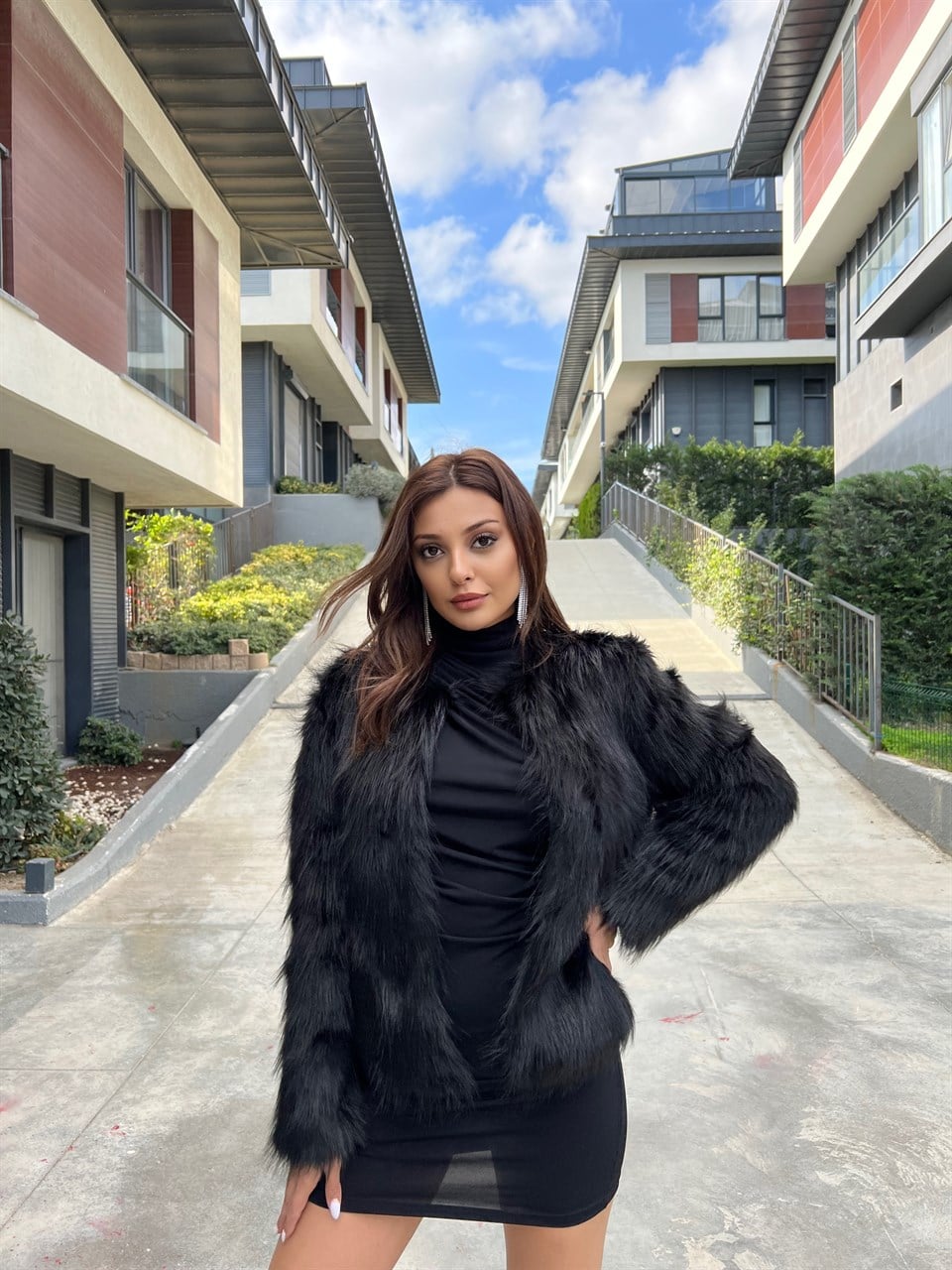 Siyah Kısa Peluş Ceket