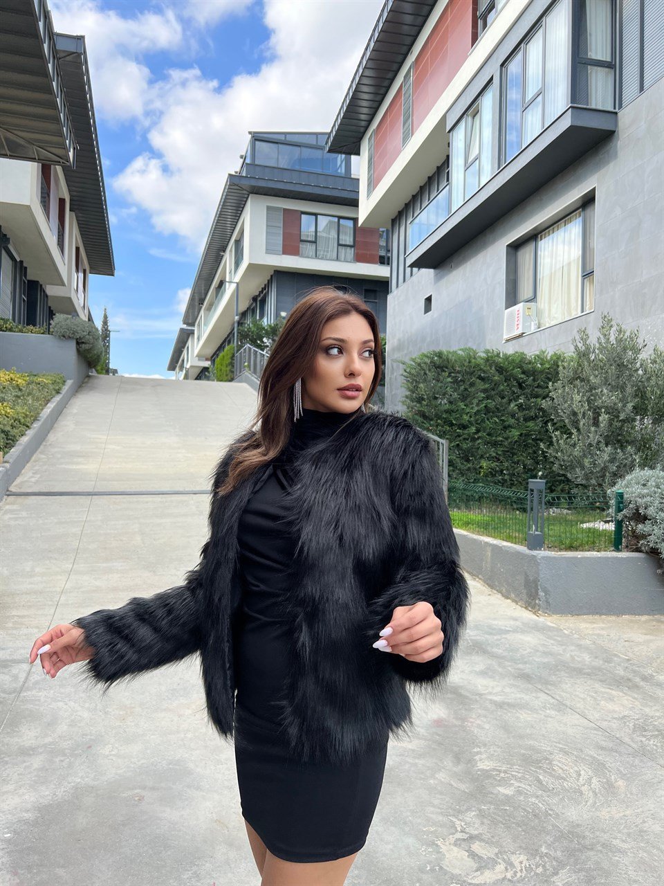 Siyah Kısa Peluş Ceket
